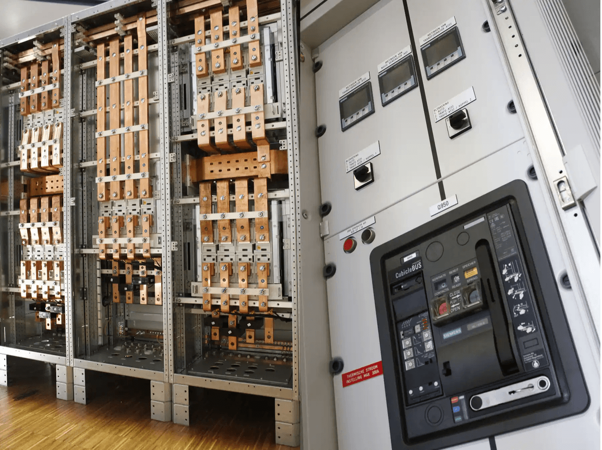 Laagspanningsverdeelsysteem gebouwd door SPARQ