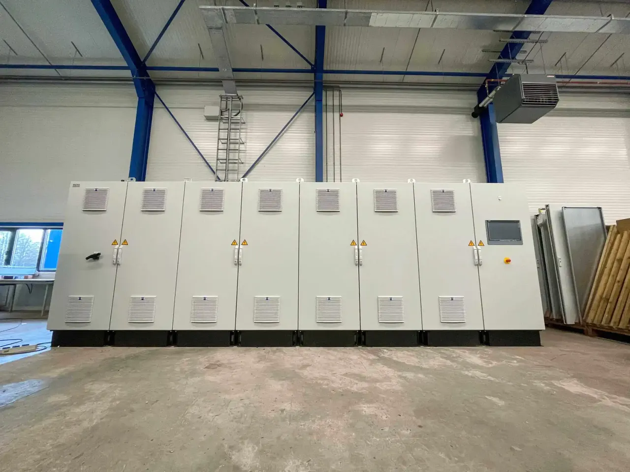 Machinebesturingspaneel gebouwd door SPARQ Assembly