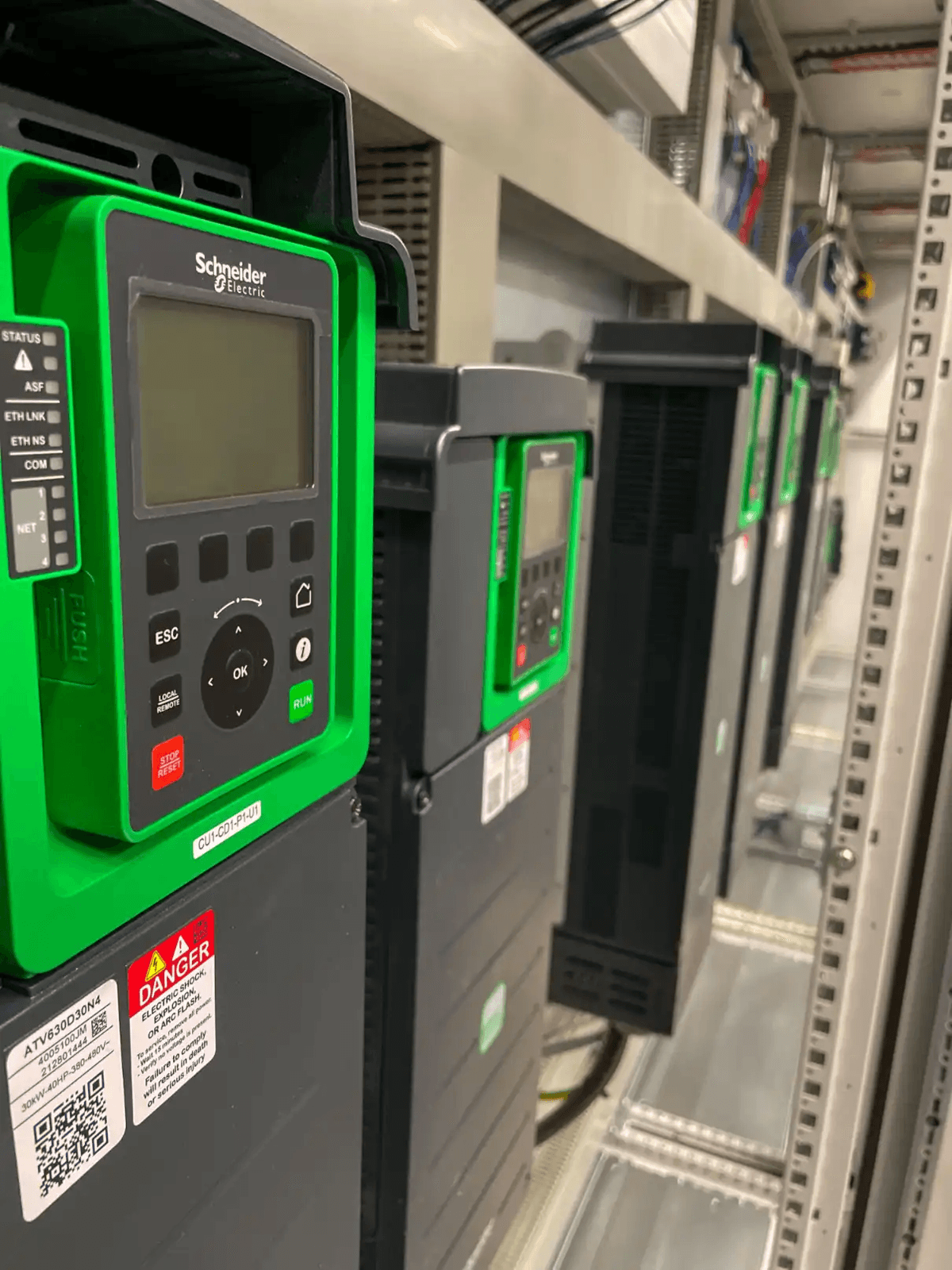 Motorbesturingspaneel gebouwd door SPARQ